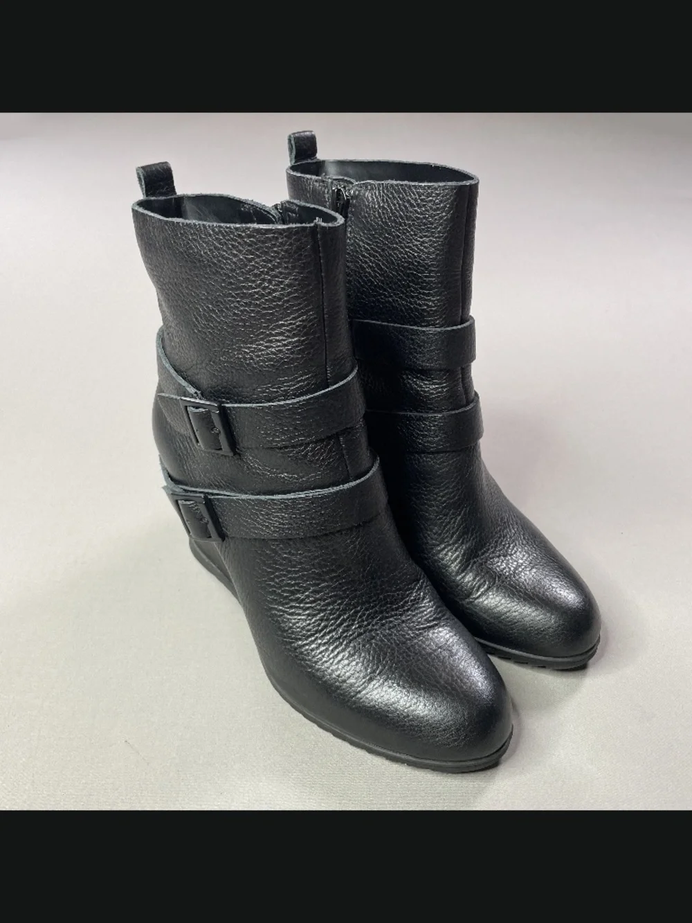 Korks Shoes Womens 8 black leather wedge ankle boots booties moto city